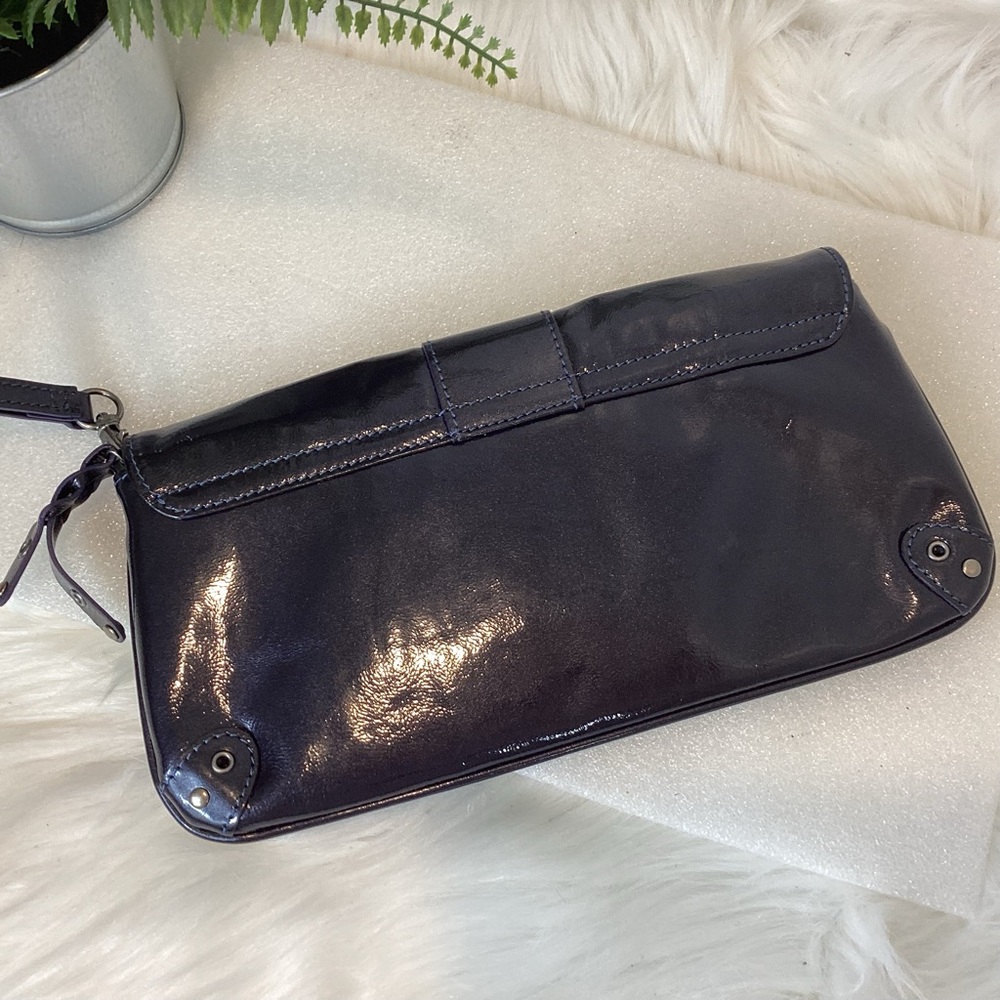 BOCONI PATENT LEATHER CLUTCH WRISTLET HANDBAG PLUM - Picture 3 of 7